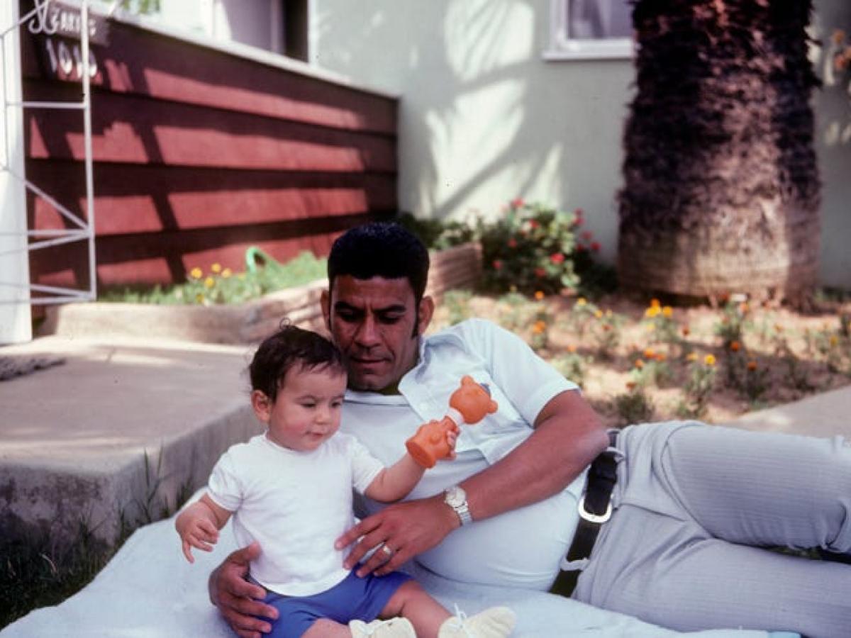 Amir Zaki : My father holding me